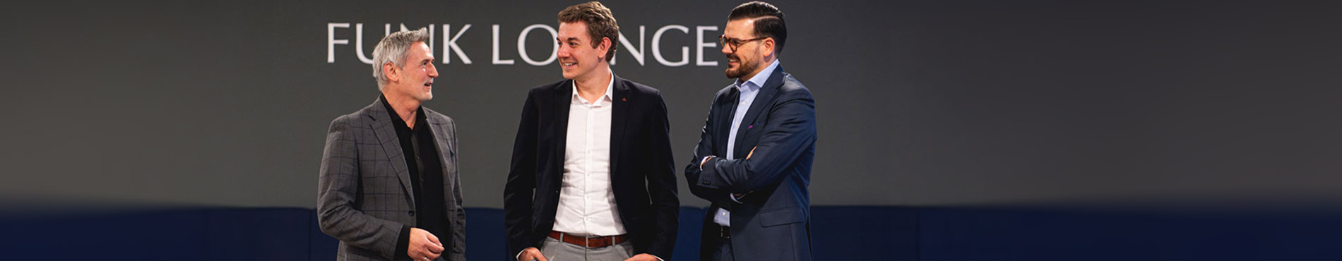 Der erste Meilenstein ist geschafft: Im Jahr 2024 hat das erste Tandem unser Mentoring Programm erfolgreich abgeschlossen. – Johann Schelchshorn (Initiator des Funk Mentoring-Programms), Kevin Wegner (Mentee) und Dario Koch (Mentor)