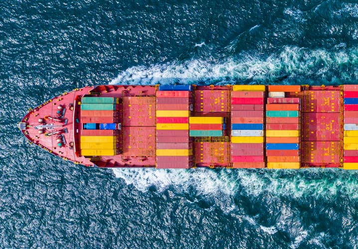 Containerschiff mit Frachtgut