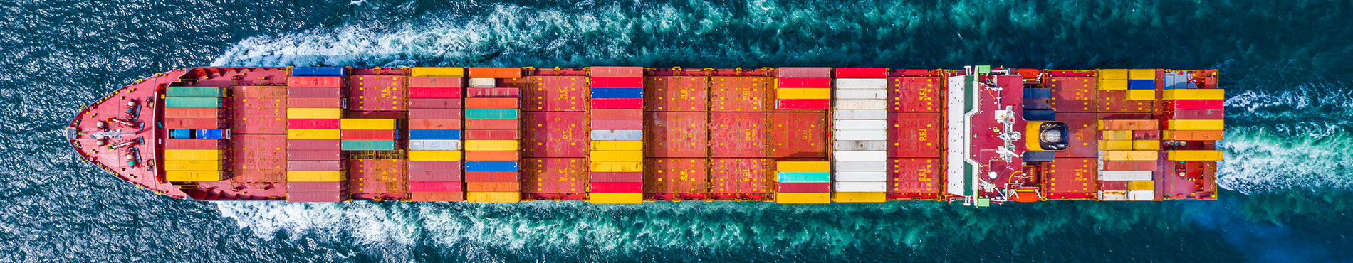 Containerschiff mit Frachtgut